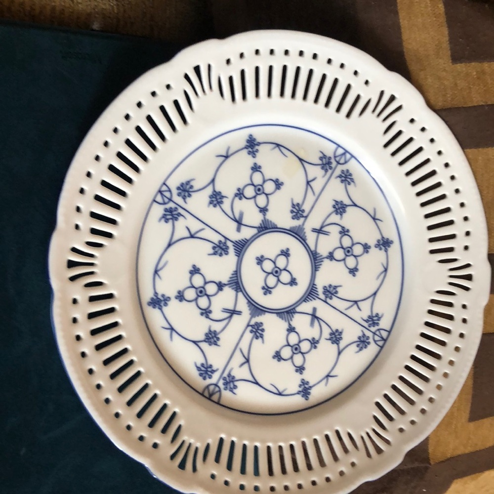 Plate by Schwarzenhammer Porzellan